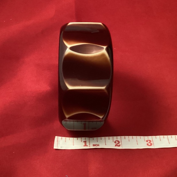 Large Brown and cream plastic bangle - Picture 11 of 11